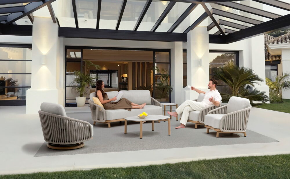 Delight by COUTURE Jardin: Handling Weather Without Complaint. Courtesy of the company.