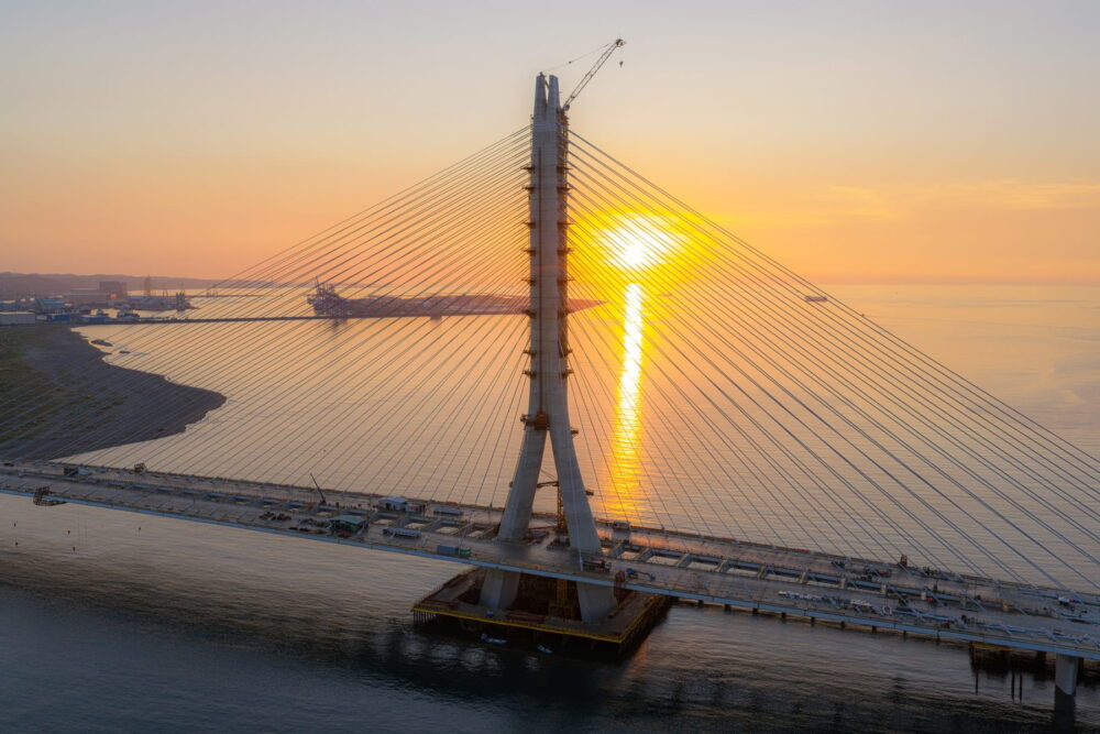 Taiwan’s Danjiang Bridge: An Urban Landmark by Zaha Hadid Architects 