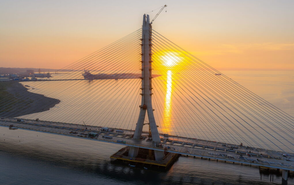 Image Taiwan’s Danjiang Bridge: An Urban Landmark by Zaha Hadid Architects 
