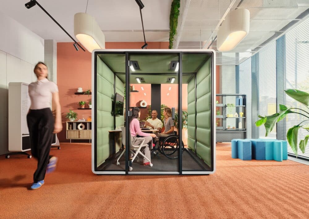 HushFree.Access.L is easily accessible large office pod.