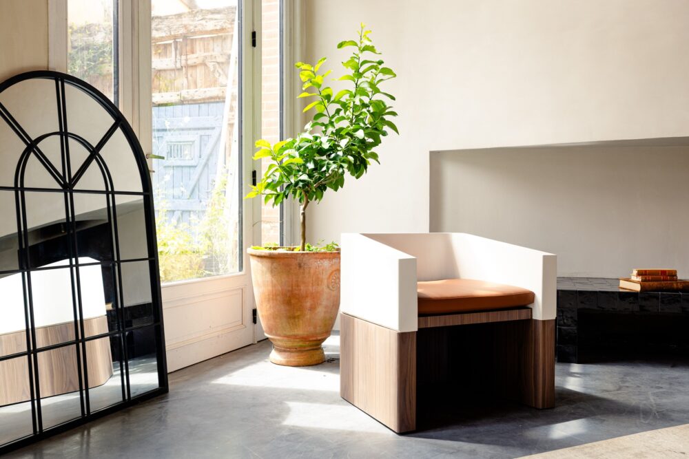 Parenthesis armchair in the new Interlude collection. Courtesy of Garabos Éditions.