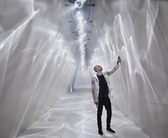 Image Swimming Through Benjamin Hubert’s Raytrace for Consentino