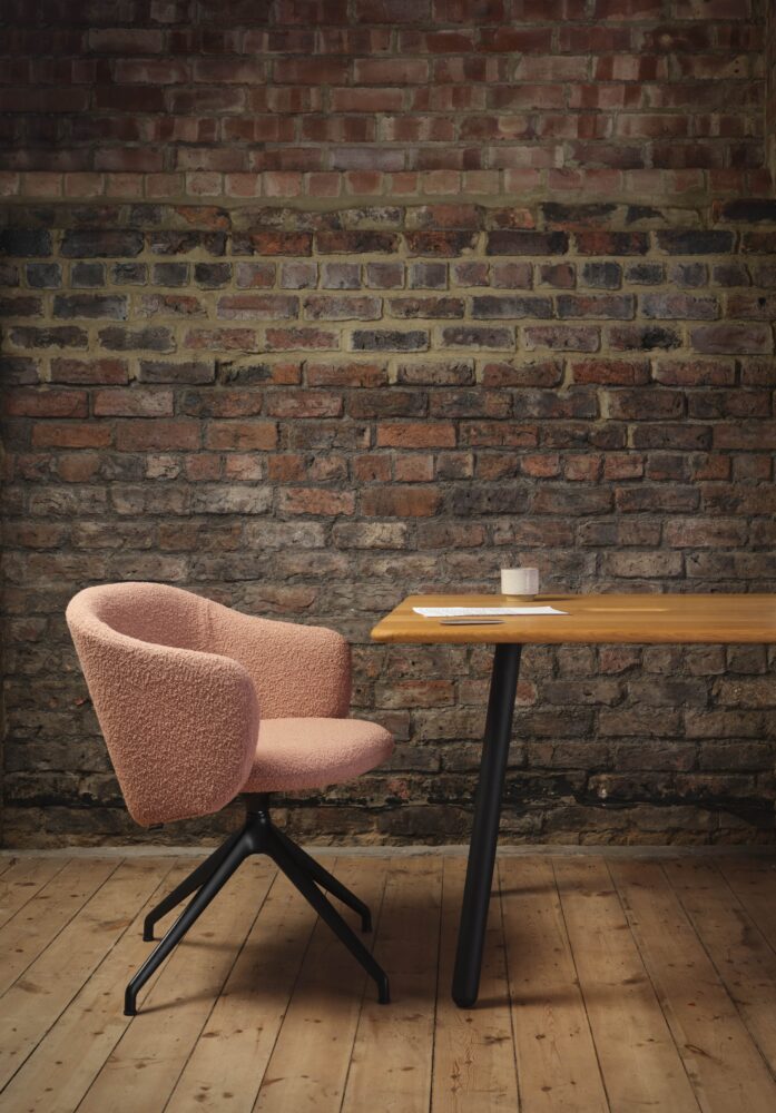 Setter swivel chair. Courtesy of David Irwin.
