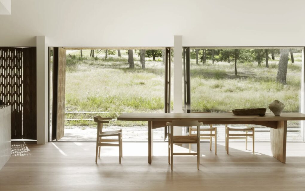 Image Meet the Thatched Summer House, Where Tradition and Modernity Meet on Denmark’s Riviera