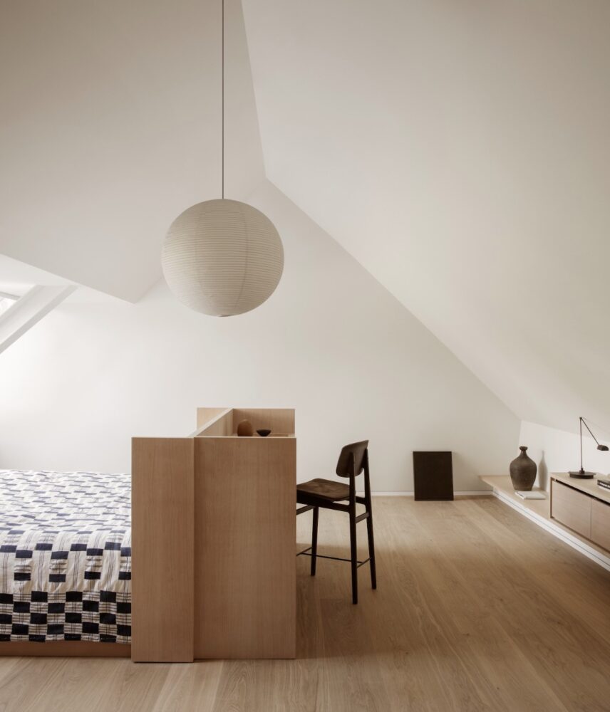 Thatched Summer House by KHR Architects. Courtesy of the firm.