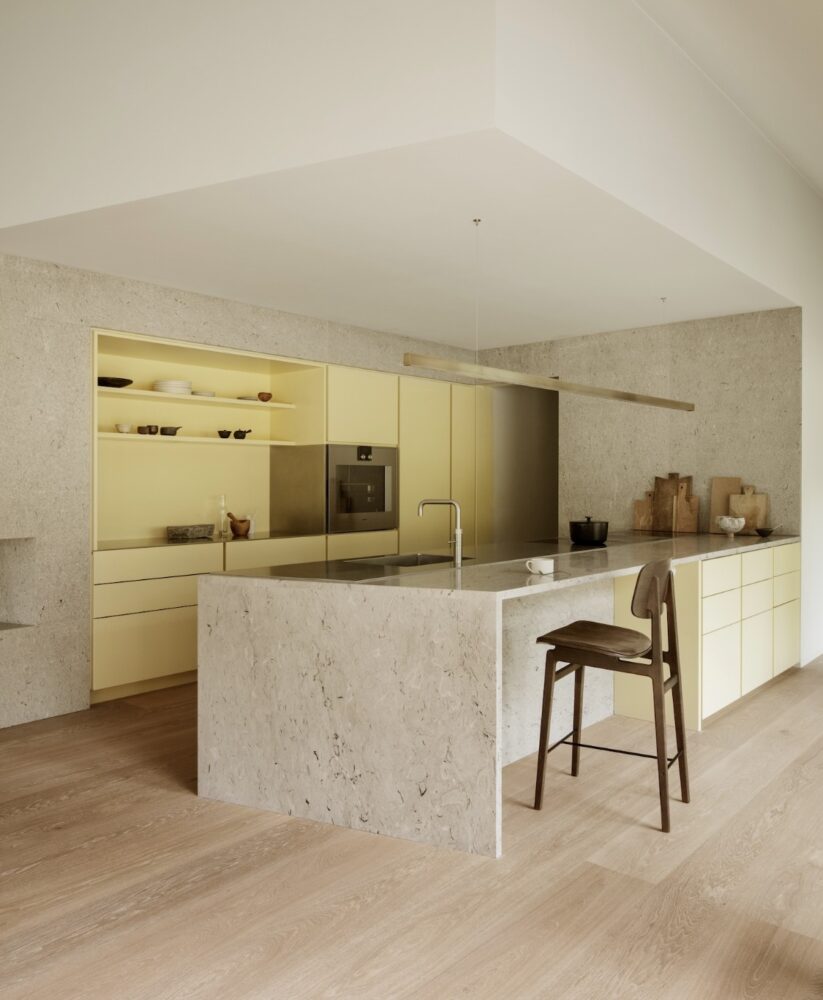 Thatched Summer House by KHR Architects. Courtesy of the firm.