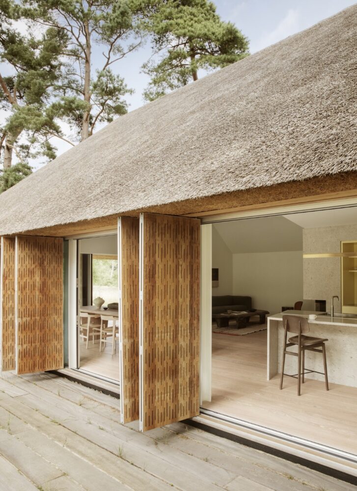 Thatched Summer House by KHR Architects. Courtesy of the firm.