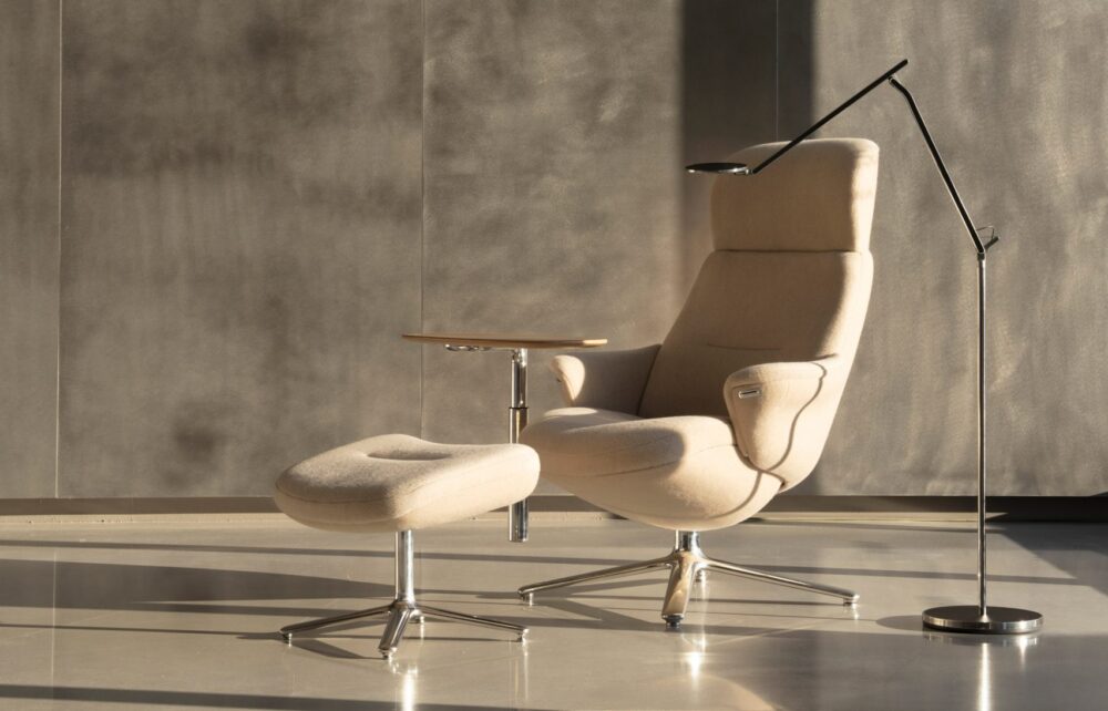 COMING THIS FALL. Diffrient Lounge Chair by Niels Diffrient. Courtesy of Humanscale.