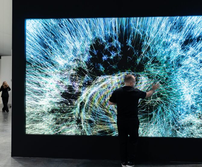 Image Algorithms and Markets: The Forces of Contemporary Art