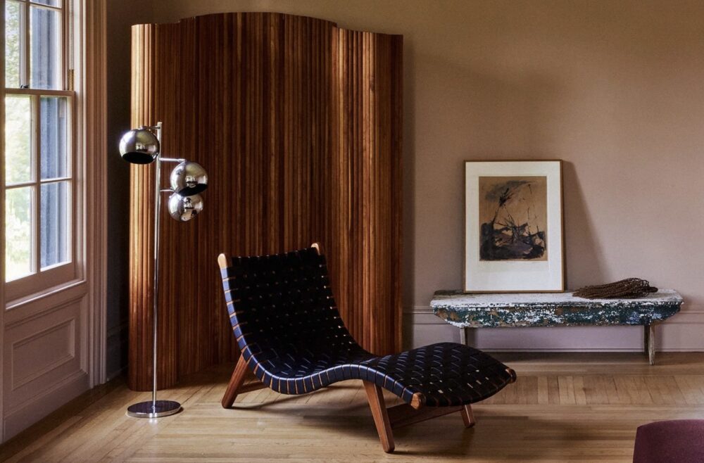 Alacrán Chaise designed by Michael van Beuren and reinvisioned by Luteca. Courtesy of the brand.